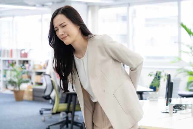 腰痛に悩む方のイメージ あさば整骨院 八潮店
